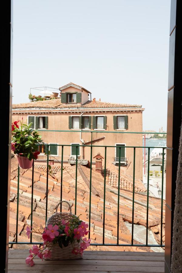 Acqua - Attico Con Terrazza Apartment Venesia Bagian luar foto